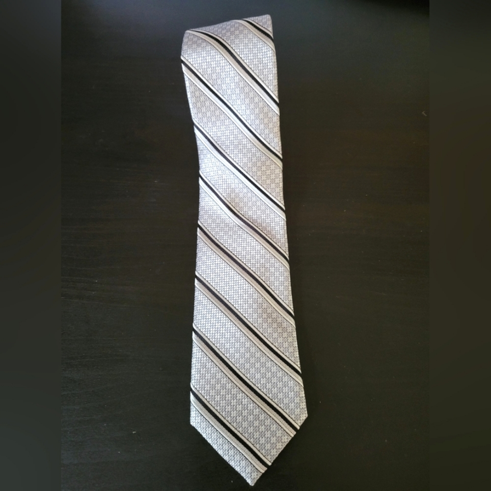 Stefano Conti 100% silk tie, silver & black